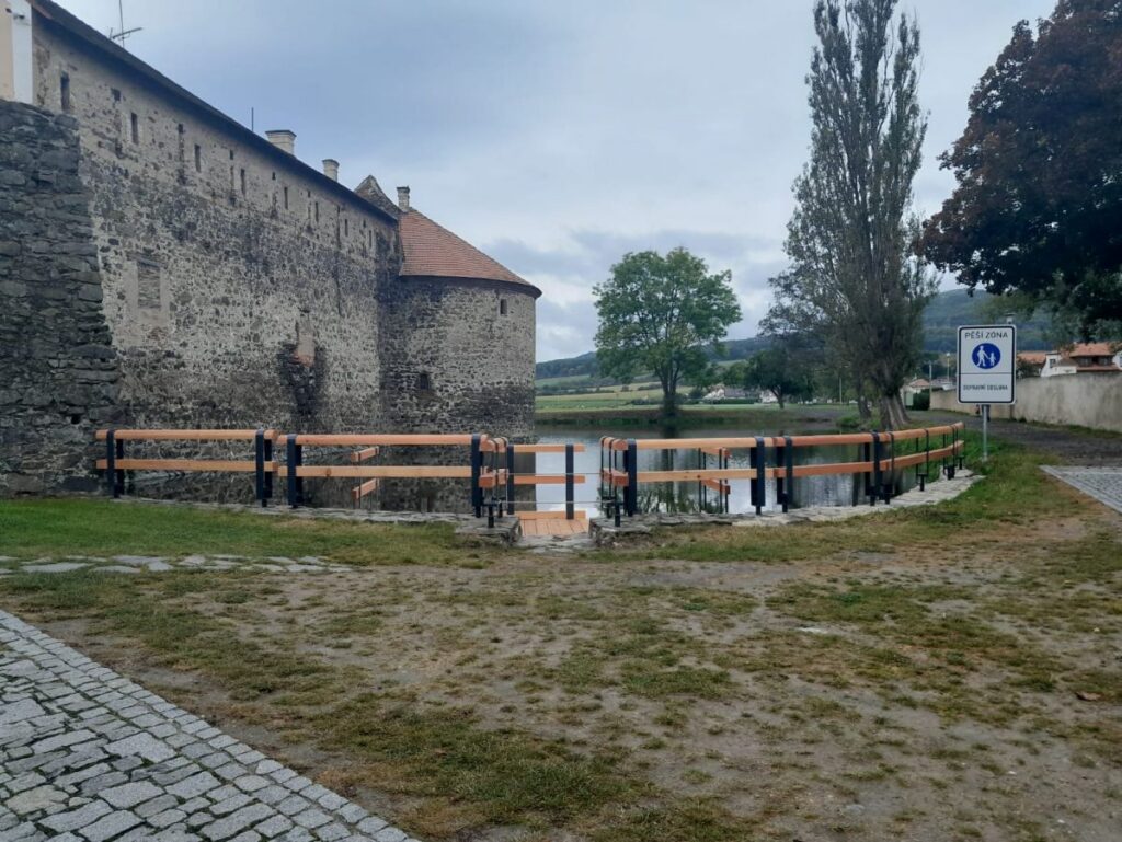 NKP hrad Švihov – obnova vodního příkopu