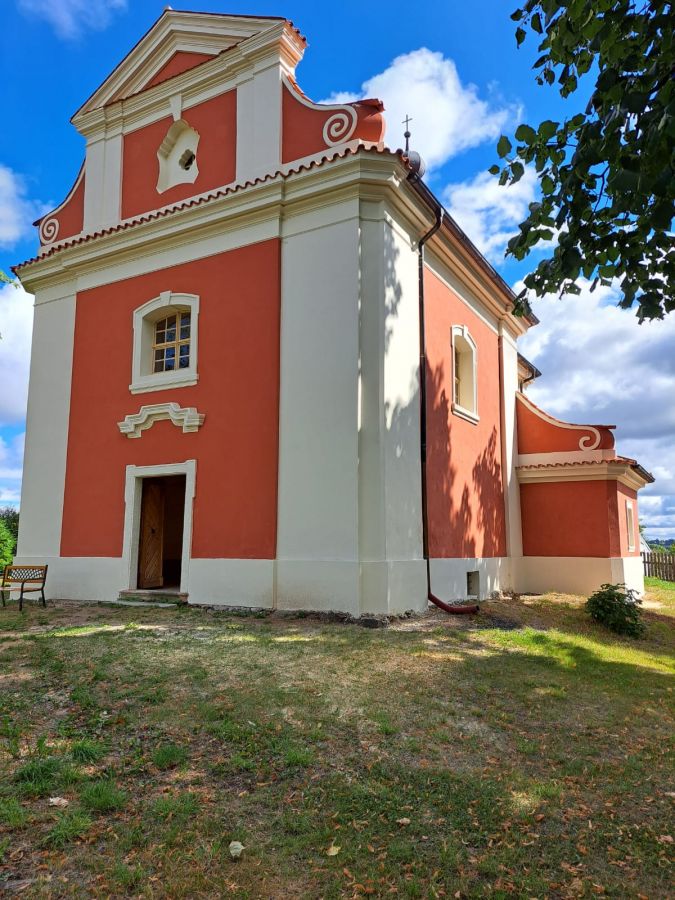 Kostel Nejsvětější Trojice ve Verušičkách