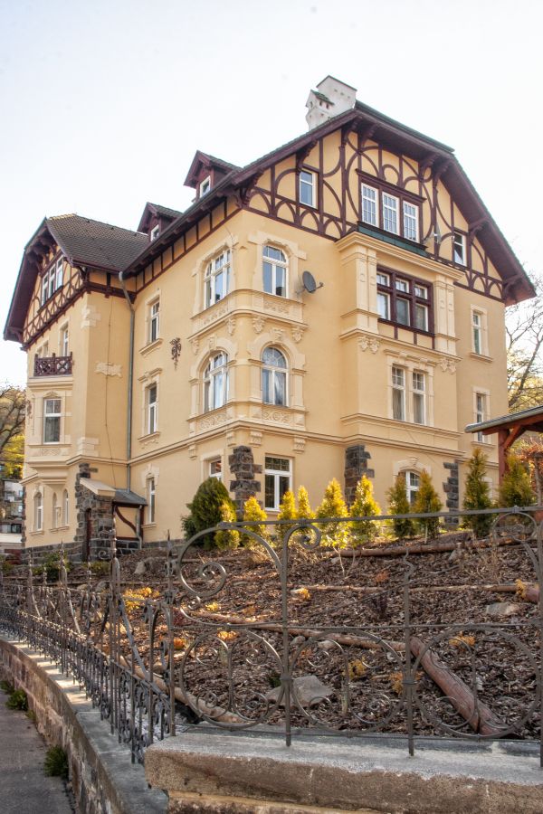 Bytový dům Na vyhlídce Karlovy Vary - rekonstrukce fasád